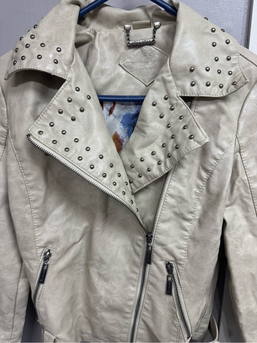 Jou Jou 100% Vegan leather Studded Cream Leather Moto Jacket - Women's - Picture 11 of 12